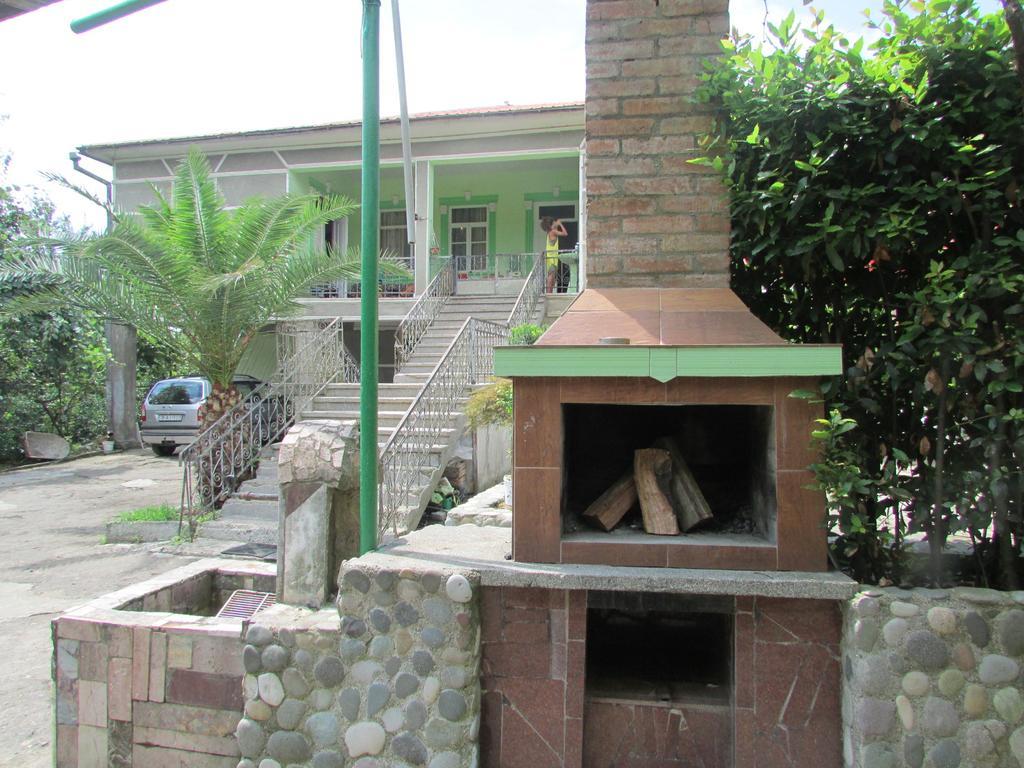Joni Guest House Батумі Екстер'єр фото