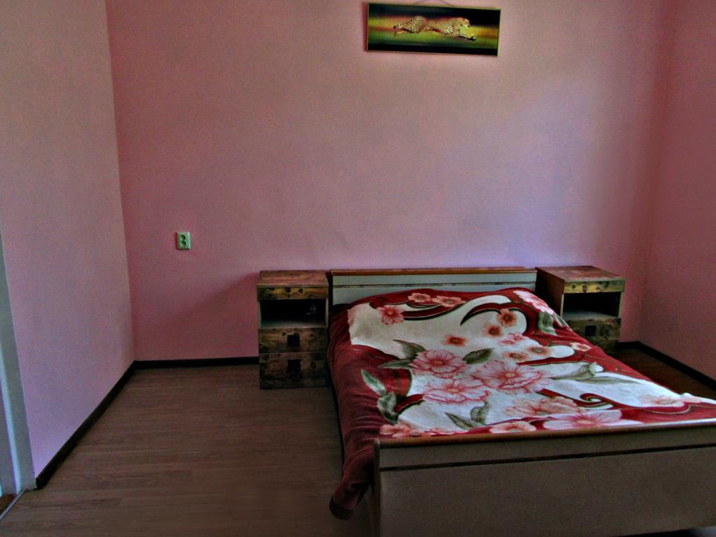Joni Guest House Батумі Екстер'єр фото