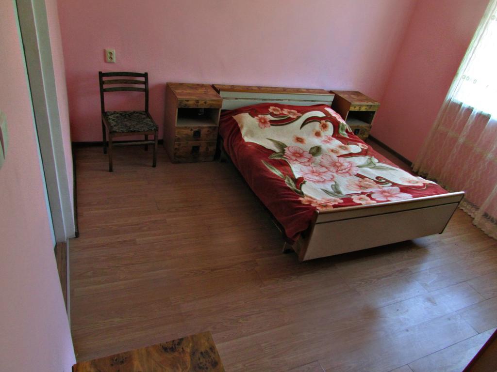 Joni Guest House Батумі Екстер'єр фото
